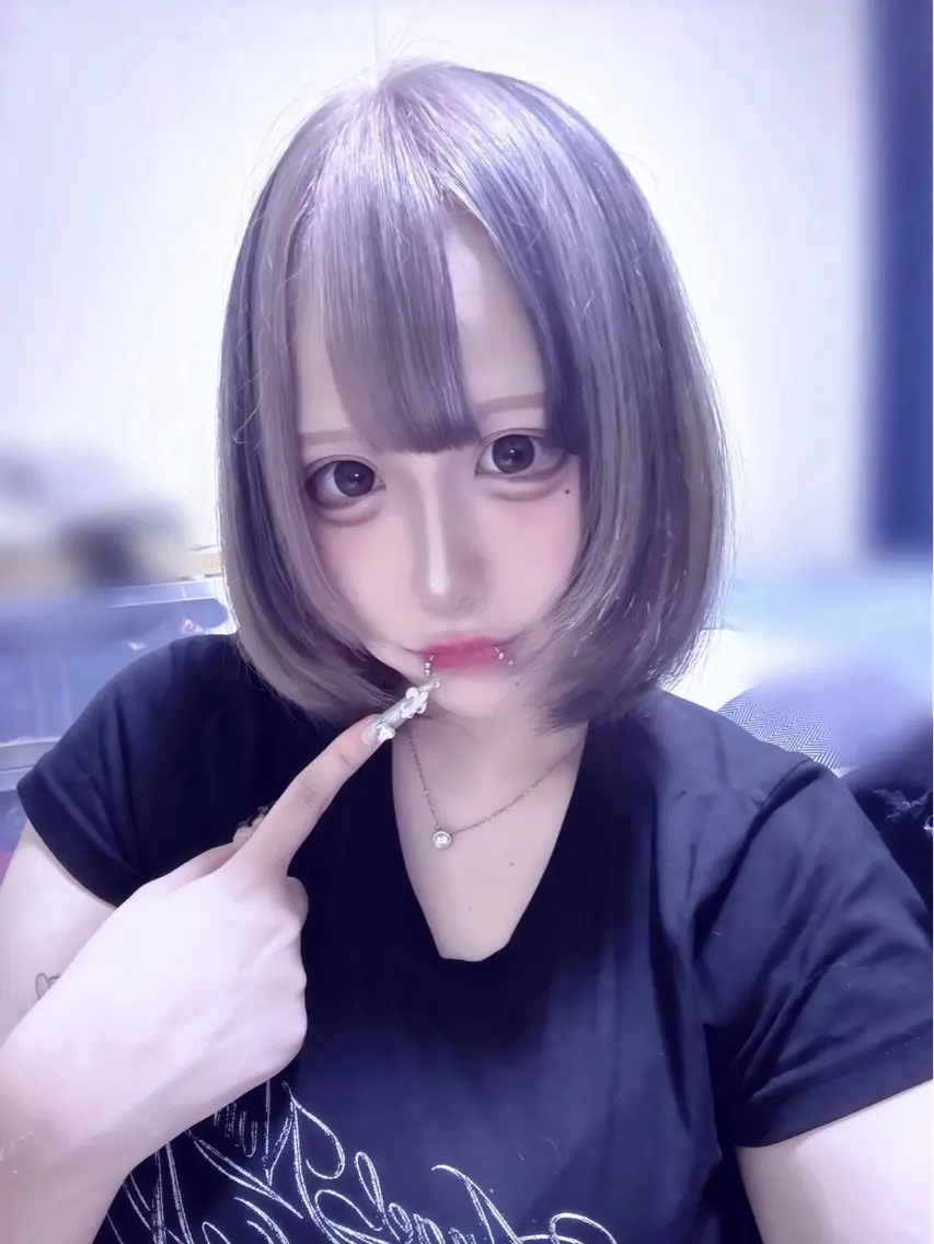 ミディアム カラー ヘアカラー トリートメント ハイトーンエクステ 🎩カズキ🎩のヘアスタイル