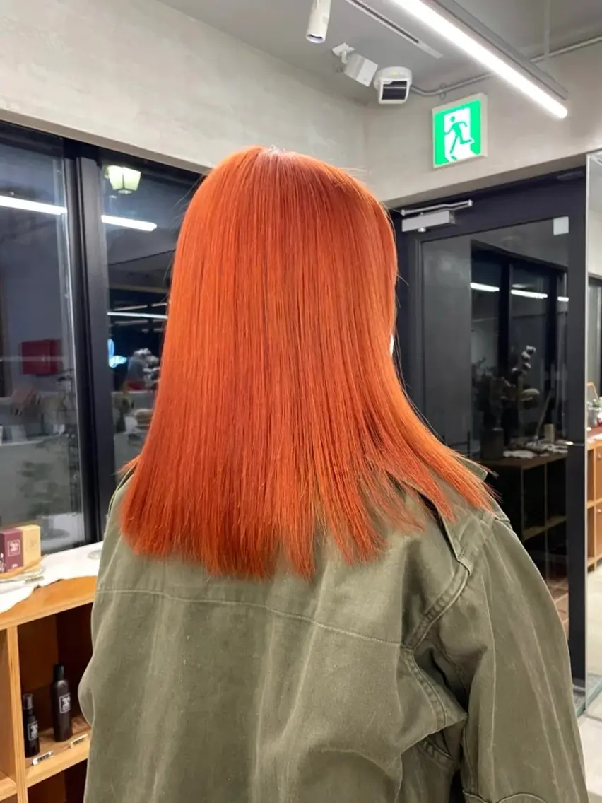 カラー オレンジ カット ヘアカラー 鶴井 美空のヘアスタイル