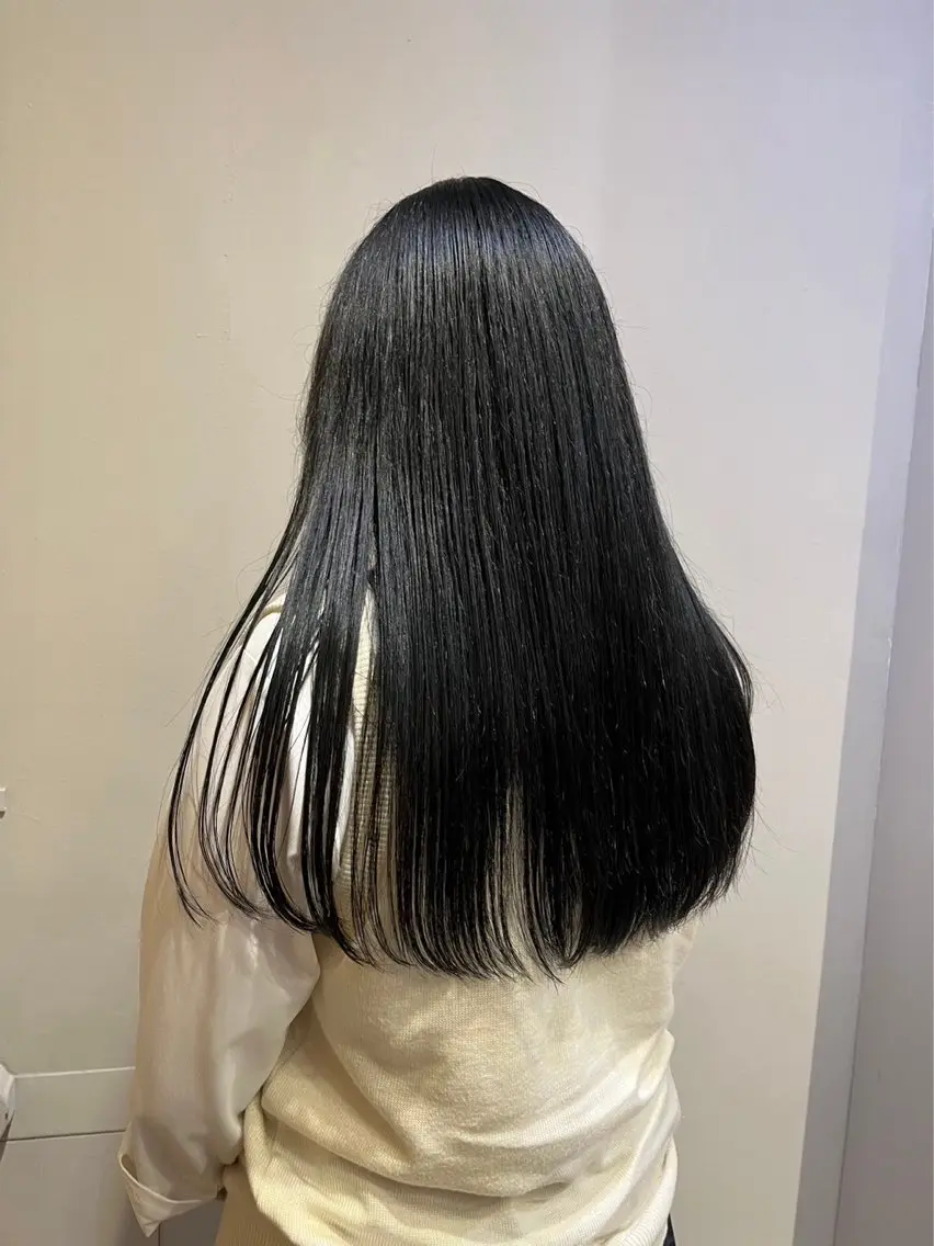 カラー 黒髪 ‎🤍ともえ‎🤍 /レイヤーカット🧸のヘアスタイル
