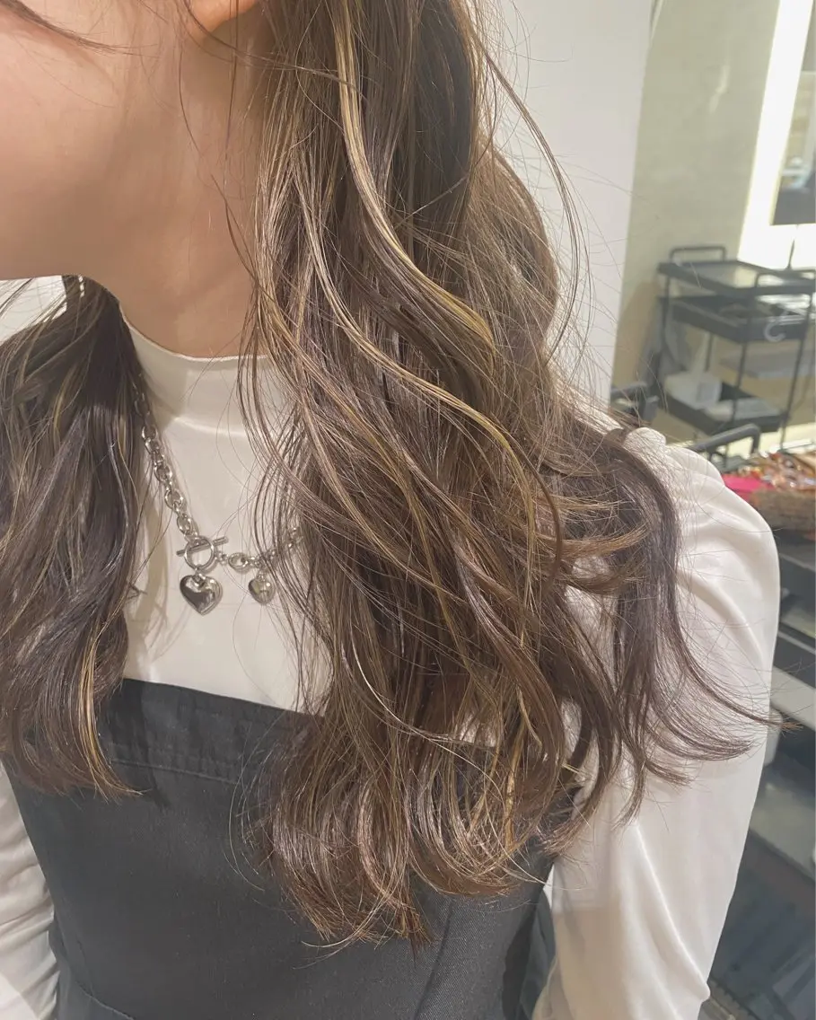 ロング カラー 河原 亜樹のヘアスタイル