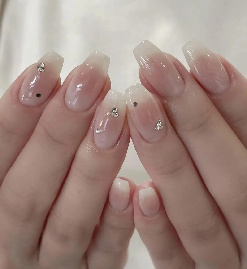 ネイル ストーンネイル ハンドネイル KIRA Nailsのネイルデザイン