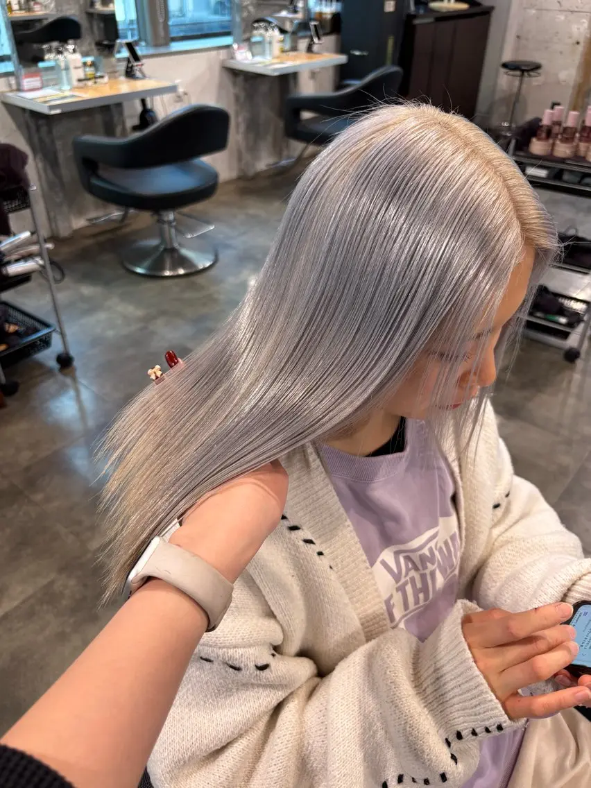 セミロング カラー ヘアカラー ハイトーン 横浜💞ミオのヘアスタイル