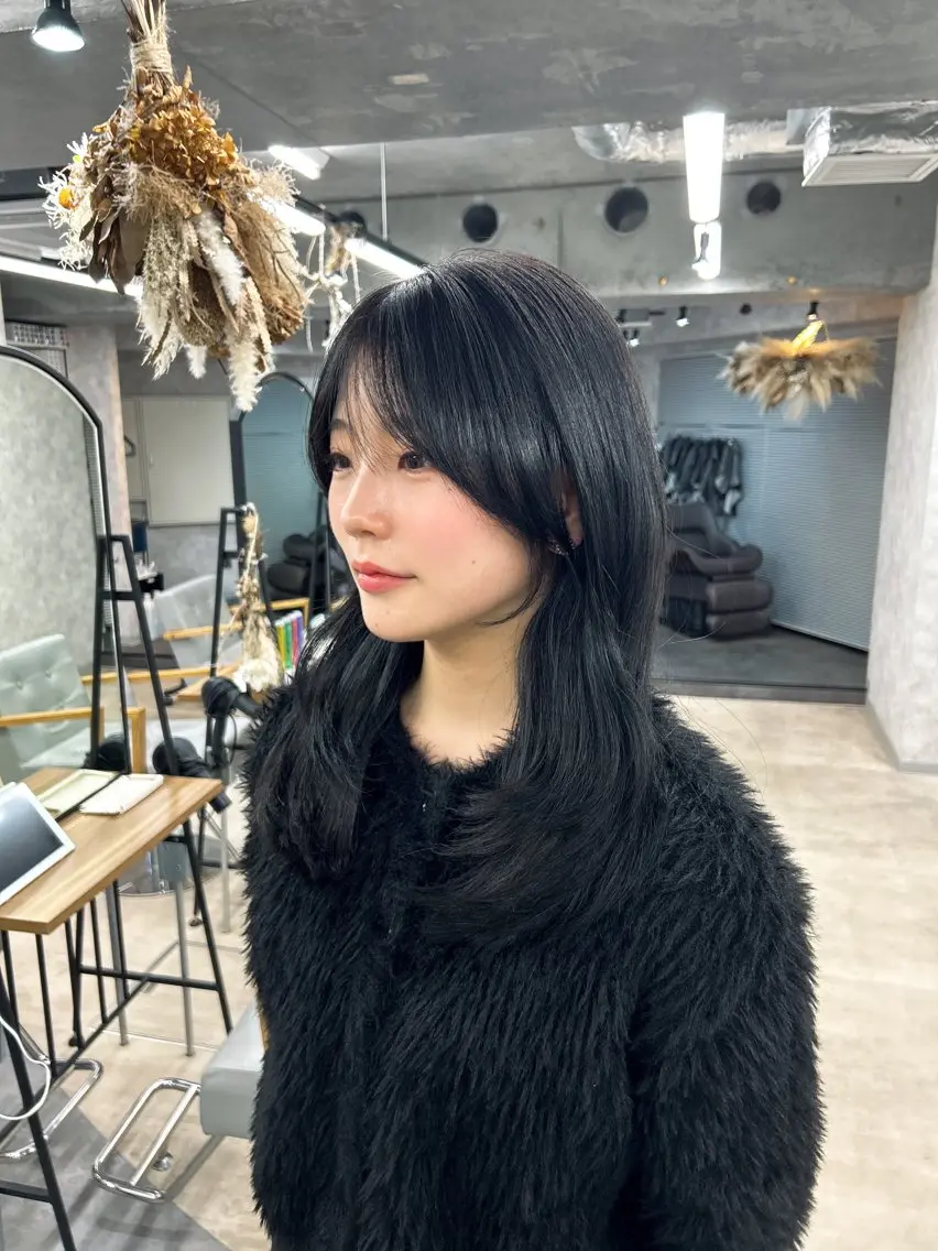 ミディアム カラー パーマ ヘアアレンジ MOMO艶髪 🩵モテカラーのヘアスタイル