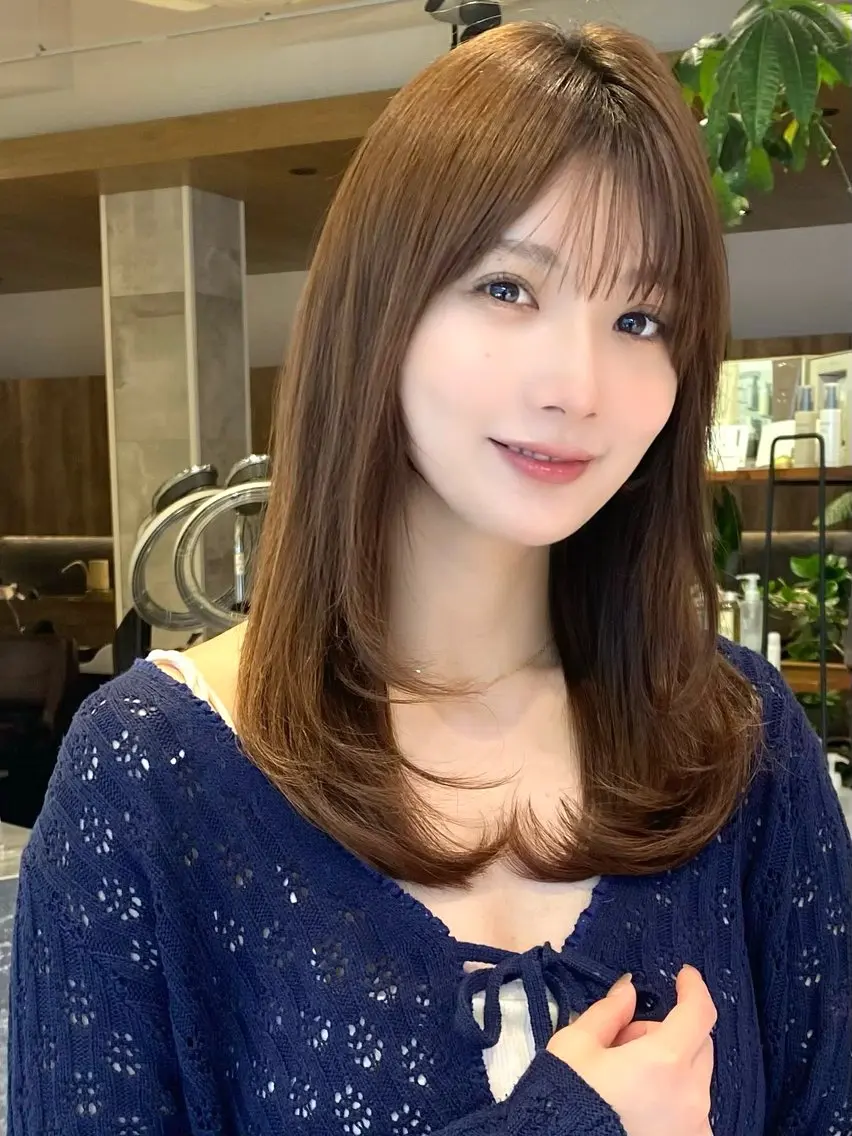 セミロング カラー ベージュカラー ブラウンカラー トリートメント 門谷 百恵のヘアスタイル