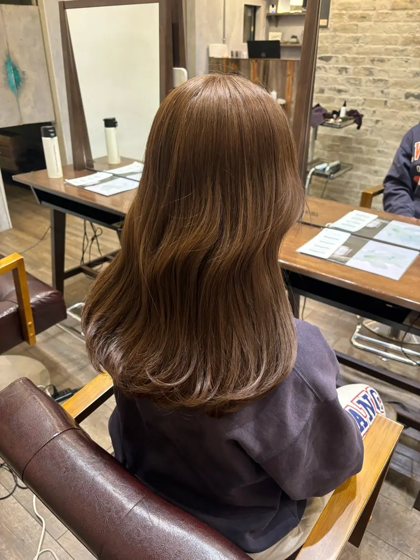 カラー ベージュカラー ブリーチ ダブルカラー ブリーチなしカラー CIECA . COCOROのヘアスタイル