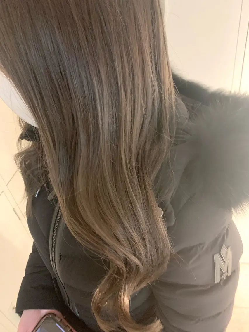 ロング アッシュ カット ヘアカラー ✨ハイトーン✨艶髪 ✨髪質改善✨和田のヘアスタイル