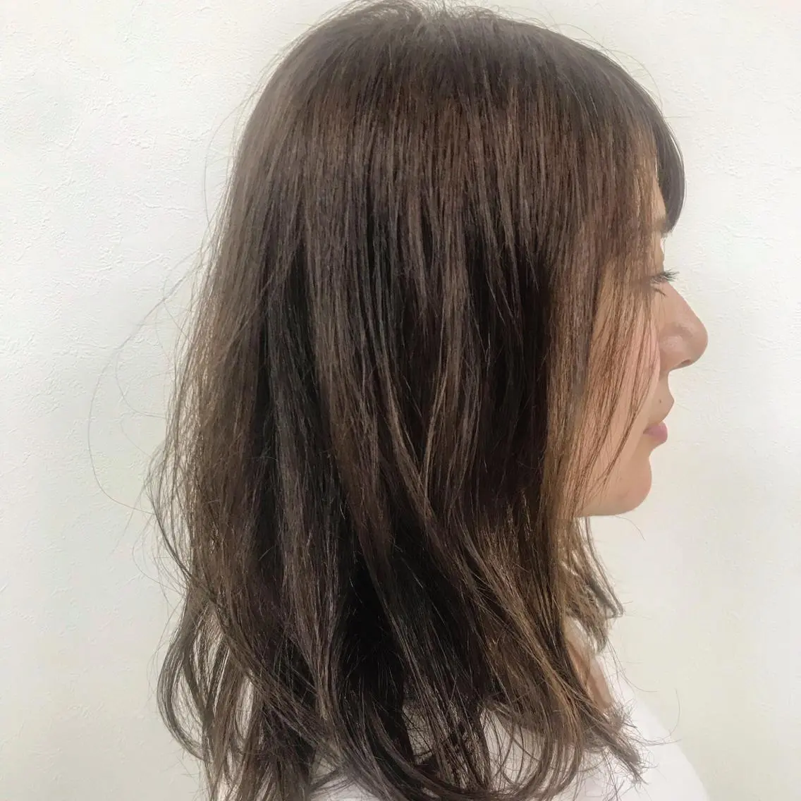 セミロング アッシュ カット ヘアカラー 縮毛矯正 HBLディプロマ所有 AZUSAのヘアスタイル