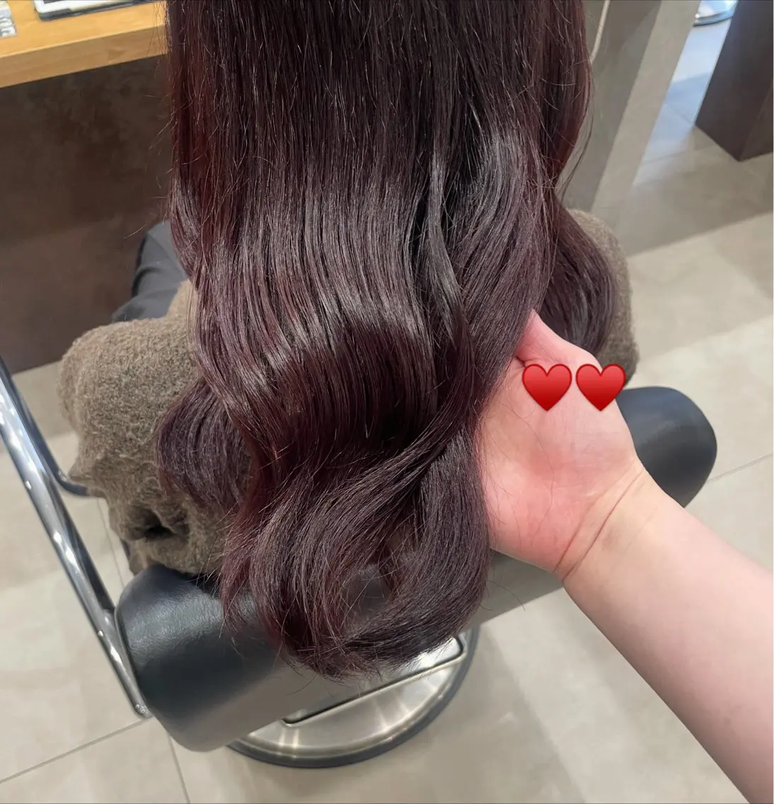 ロング カラー レッドカラー カット ヘアカラー 佐藤 由依/水光カラーのヘアスタイル