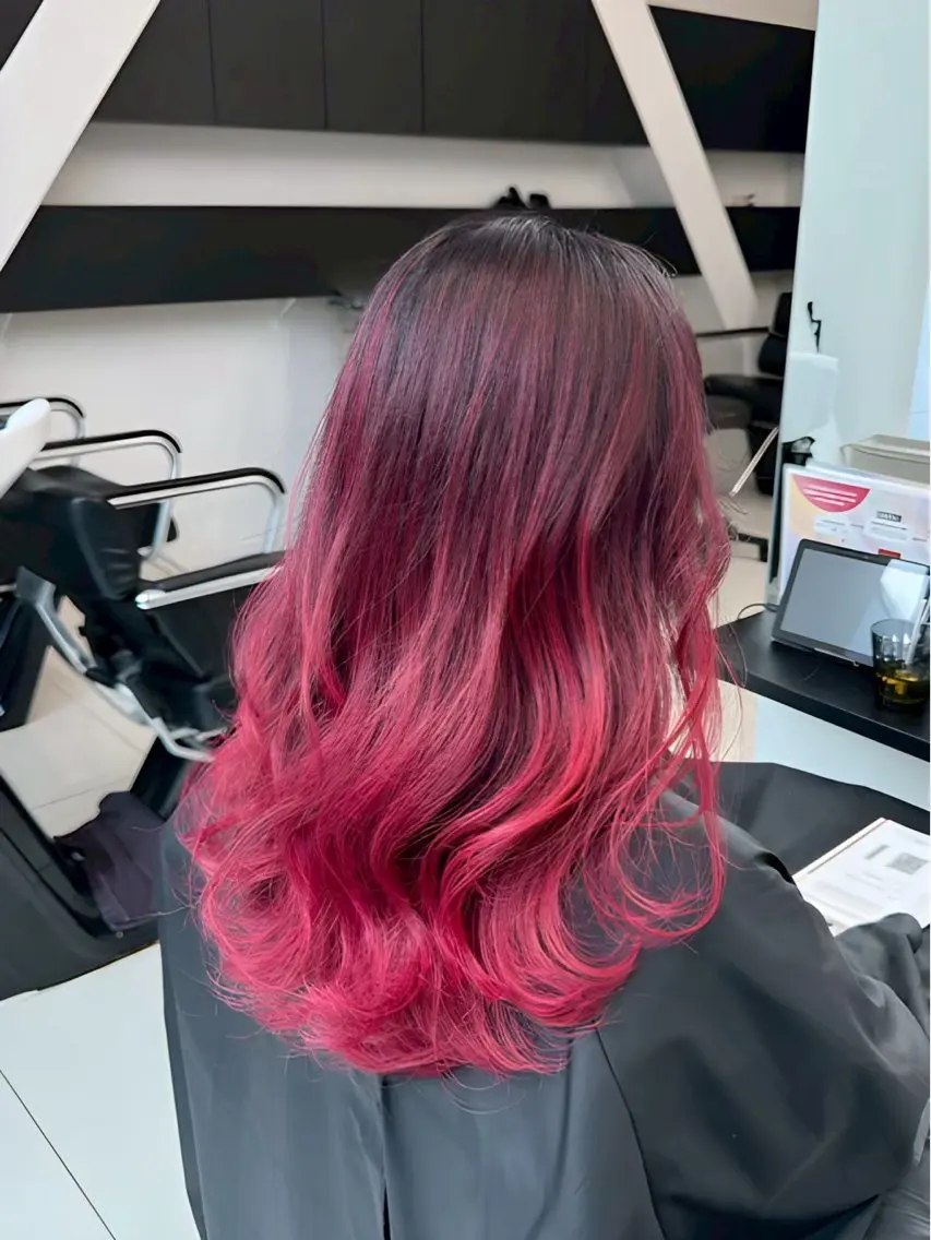 ロング カラー バレイヤージュ デザインカラー レイヤーカット カラーモデル募集中 🩷ALIVE 七海のヘアスタイル