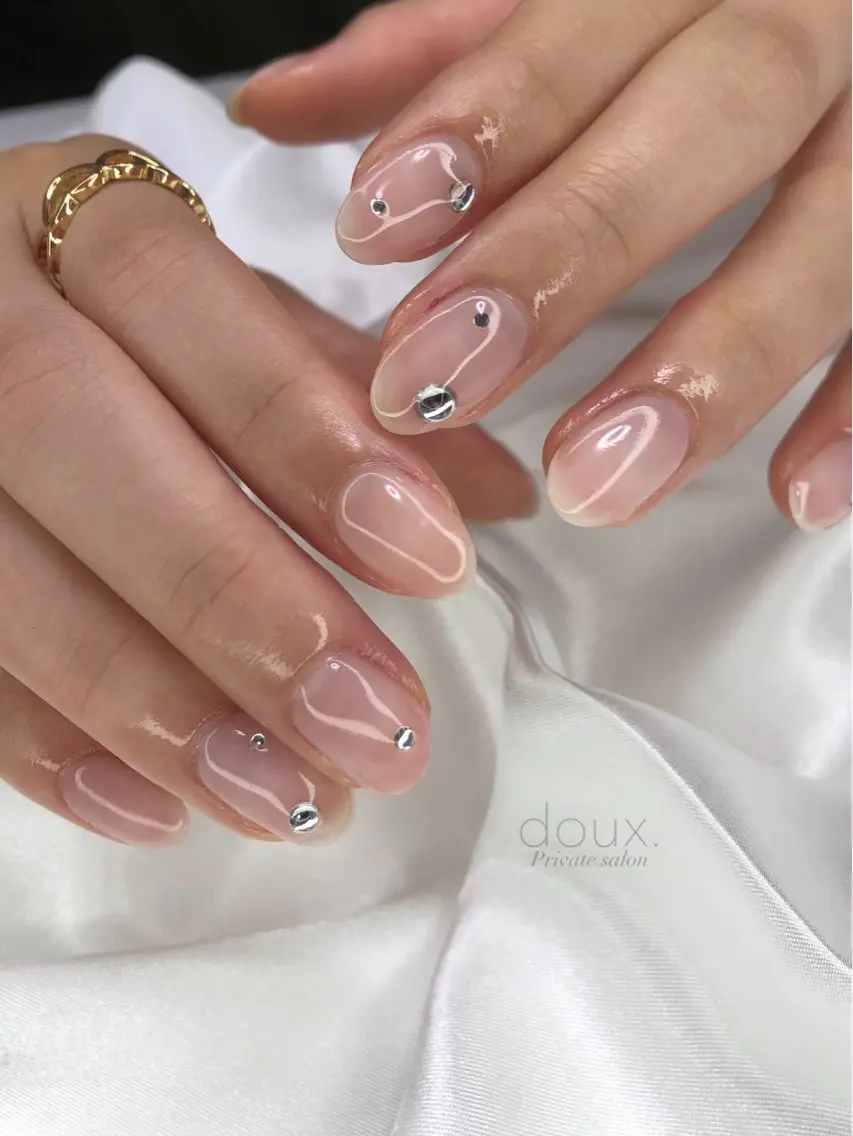 ネイル 氷ネイル・うるうるネイル 韓国ネイル マグネットネイル ワンカラーネイル シンプルネイル doux. nailのネイルデザイン