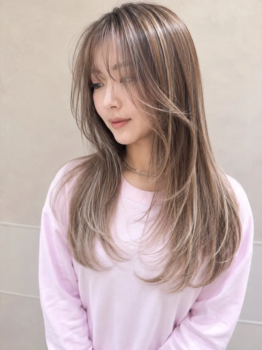 ロング カラー ハイライトカラー 顔まわりレイヤー 外国人風カラー ハイライト レイヤーカット カット ヘアカラー トリートメント 海外風レイヤーカット 👑店長 平松 由のヘアスタイル