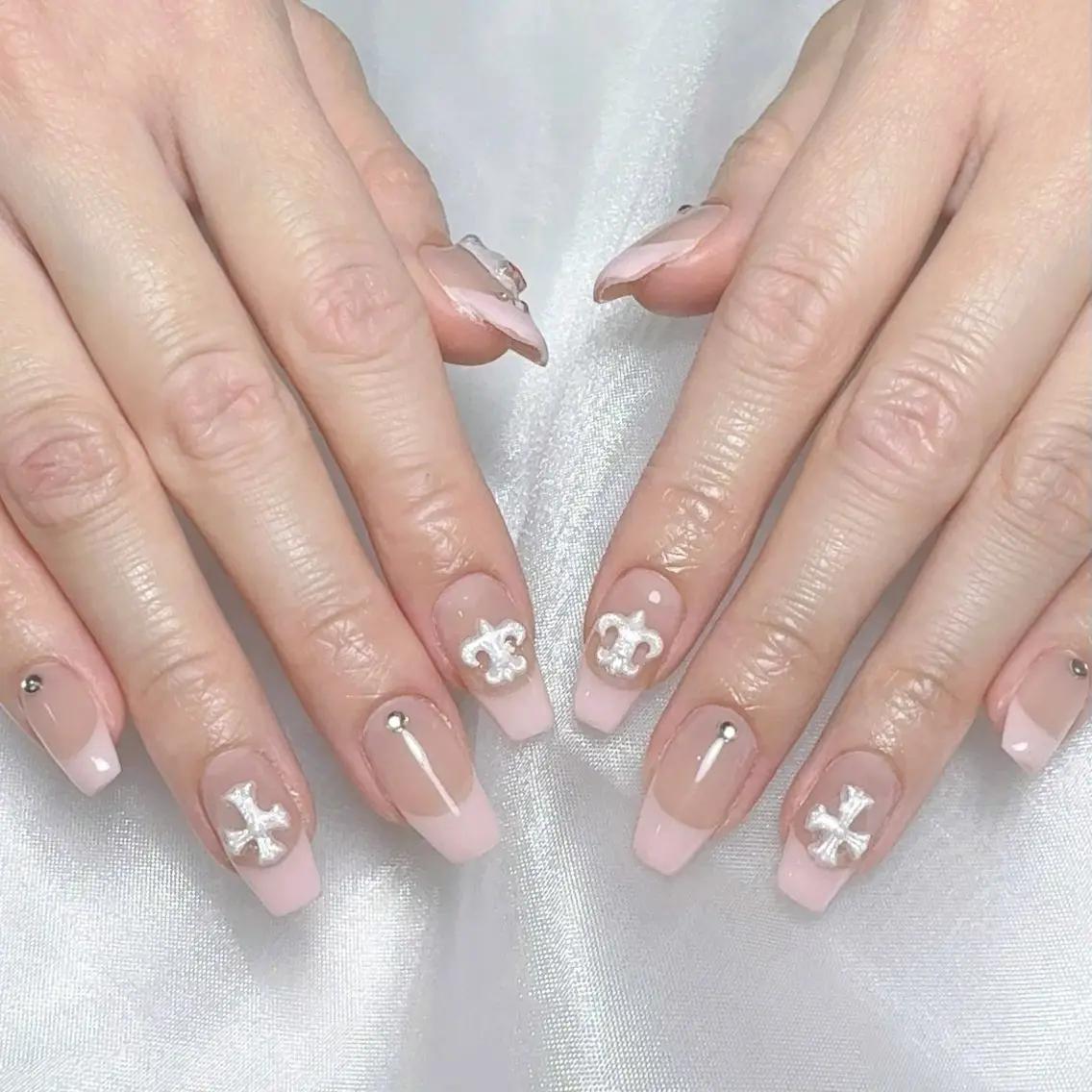 メンズ ネイル メンズ韓国風 アートネイル オーロラネイル ガーリー キラキラネイル ハンドネイル Nail salon 木にいるのネイルデザイン