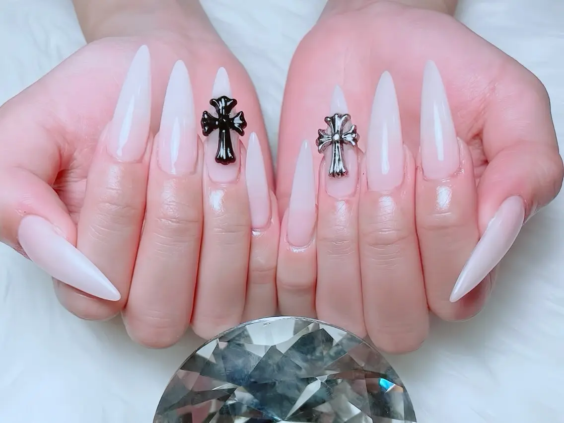 ネイル アートネイル フレンチネイル キラキラネイル 韓国ネイル 水色 ハンドネイル Rin Nail 新大久保店のネイルデザイン