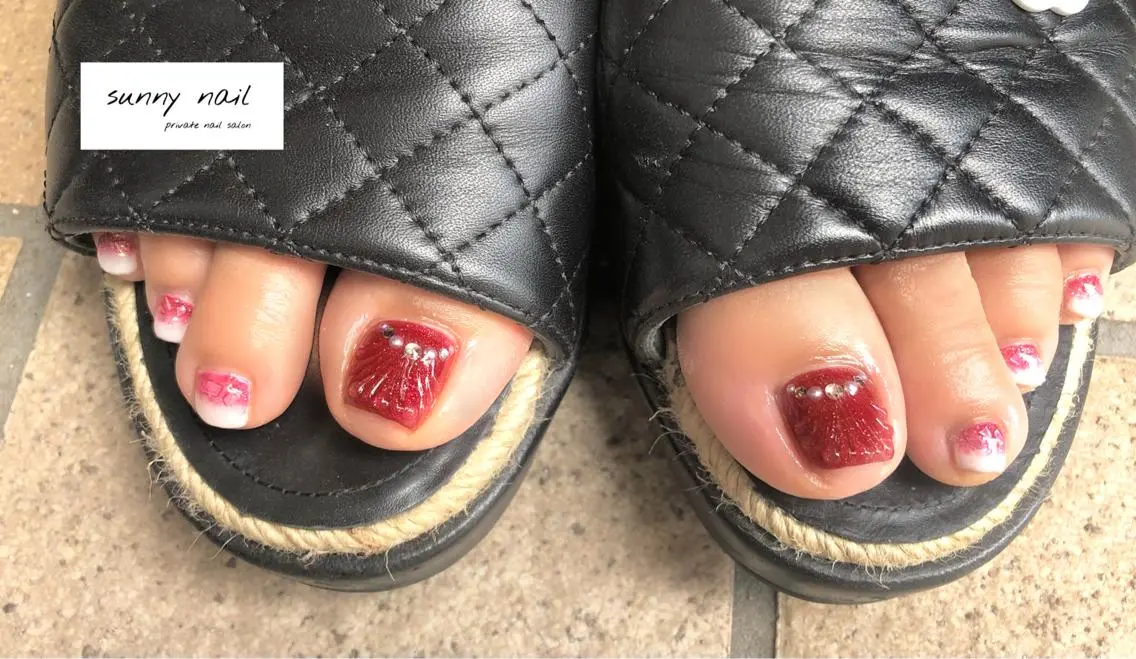 ネイル ボルドー フットネイル ジェルネイル ニュアンスネイル パラジェル sunny nailのネイルデザイン