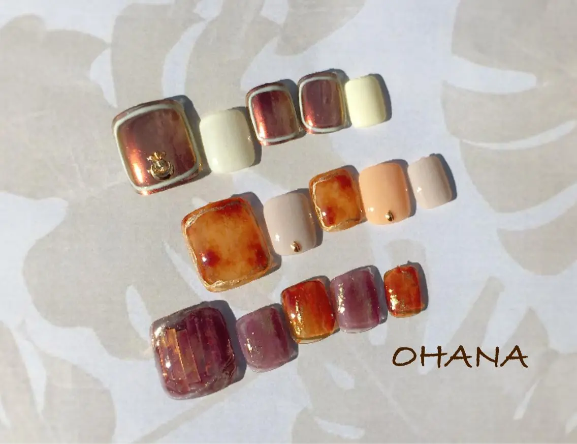 ネイル べっ甲ネイル フットネイル ラメ(グリッター) ラメグラデーション マグネットネイル nailroom OHANA🌴のネイルデザイン