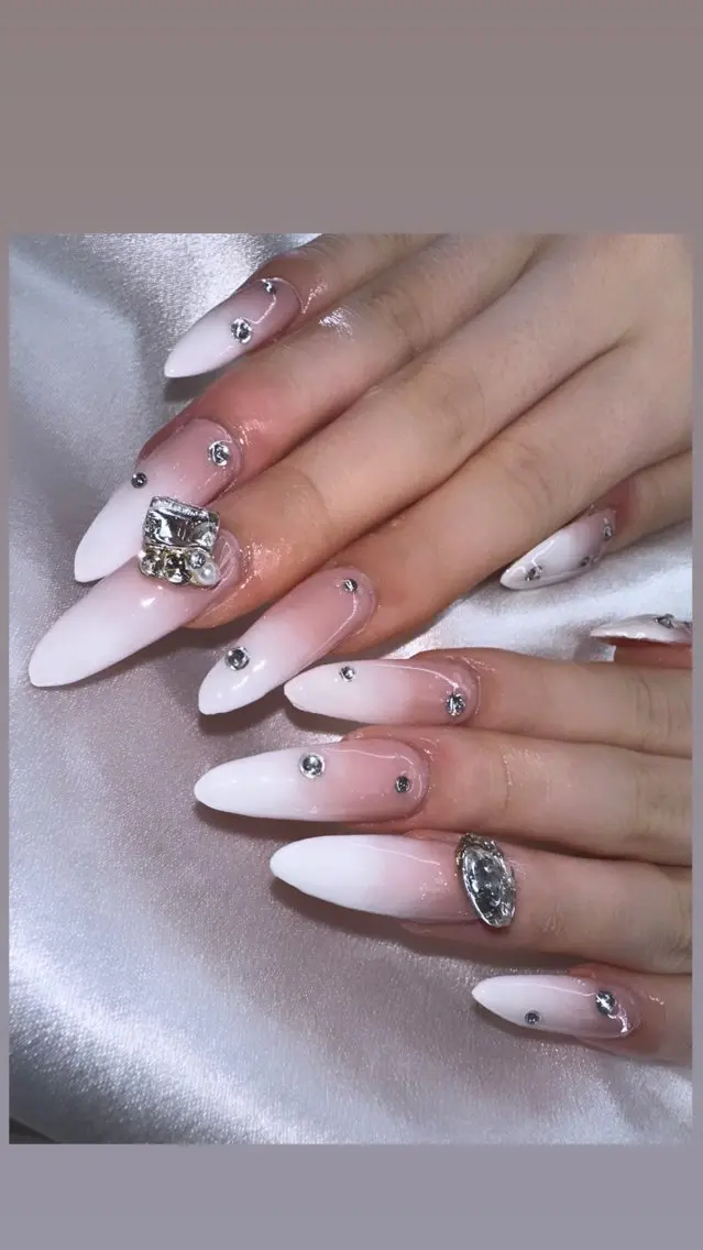 セミロング ハンドネイル YOKOSUKA NAILS💅✨のネイルデザイン