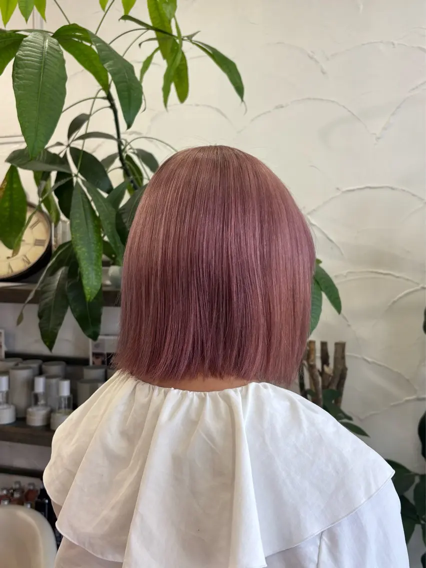 ショート カラー ベージュカラー ブリーチ ピンクカラー ピンクベージュ 倉澤 愛理のヘアスタイル