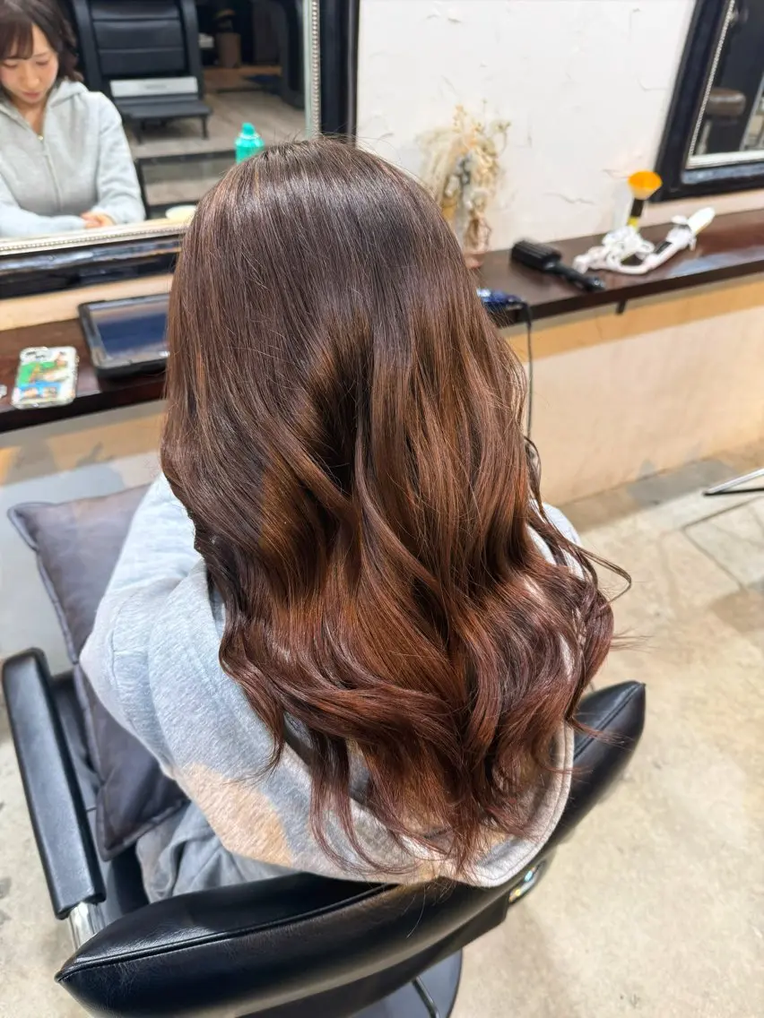 ロング カラー ブラウンカラー オレンジ オレンジブラウン ヘアカラー トリートメント 三條 朋香のヘアスタイル
