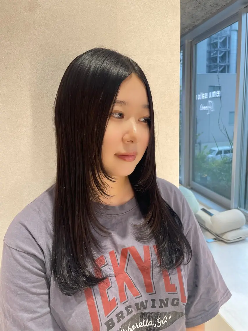 セミロング レイヤーカット カット emusalon Rinaのヘアスタイル