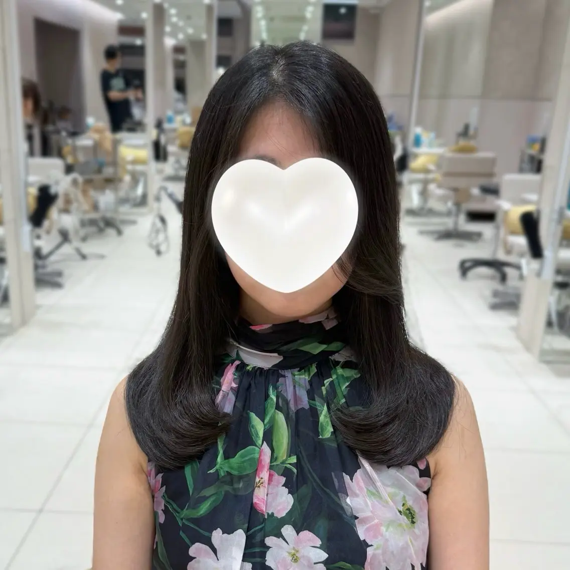 ミディアム カット ヘアカラー トリートメント 内田 志乃のヘアスタイル