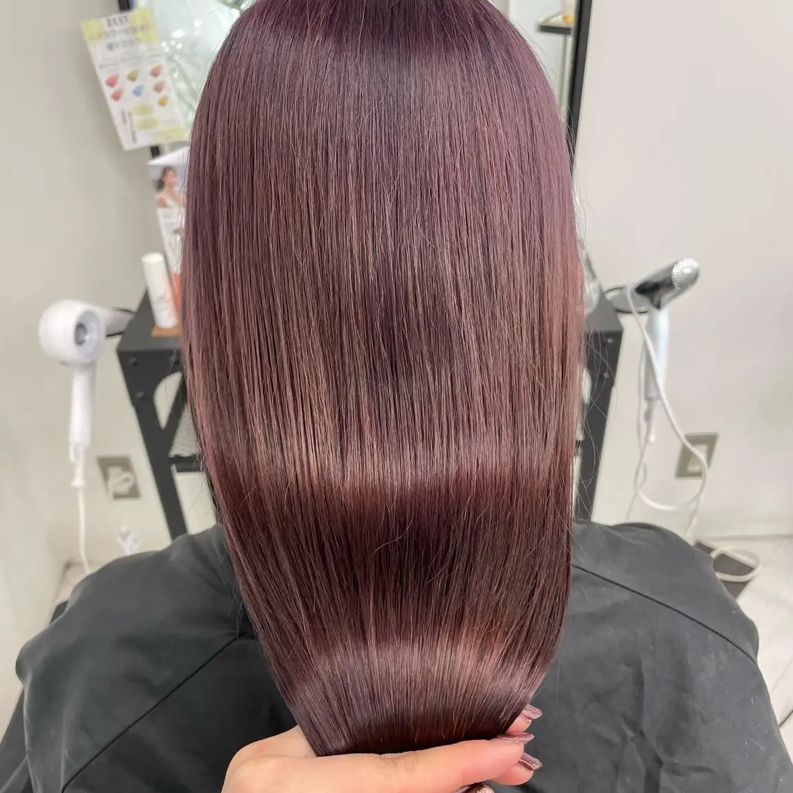 ロング カラー パーマ ヘアアレンジ メンズ キッズ ネイル マツエク・マツパ アイブロウ レイヤーカット トリートメント mona/ ストレートスタイル✨のヘアスタイル
