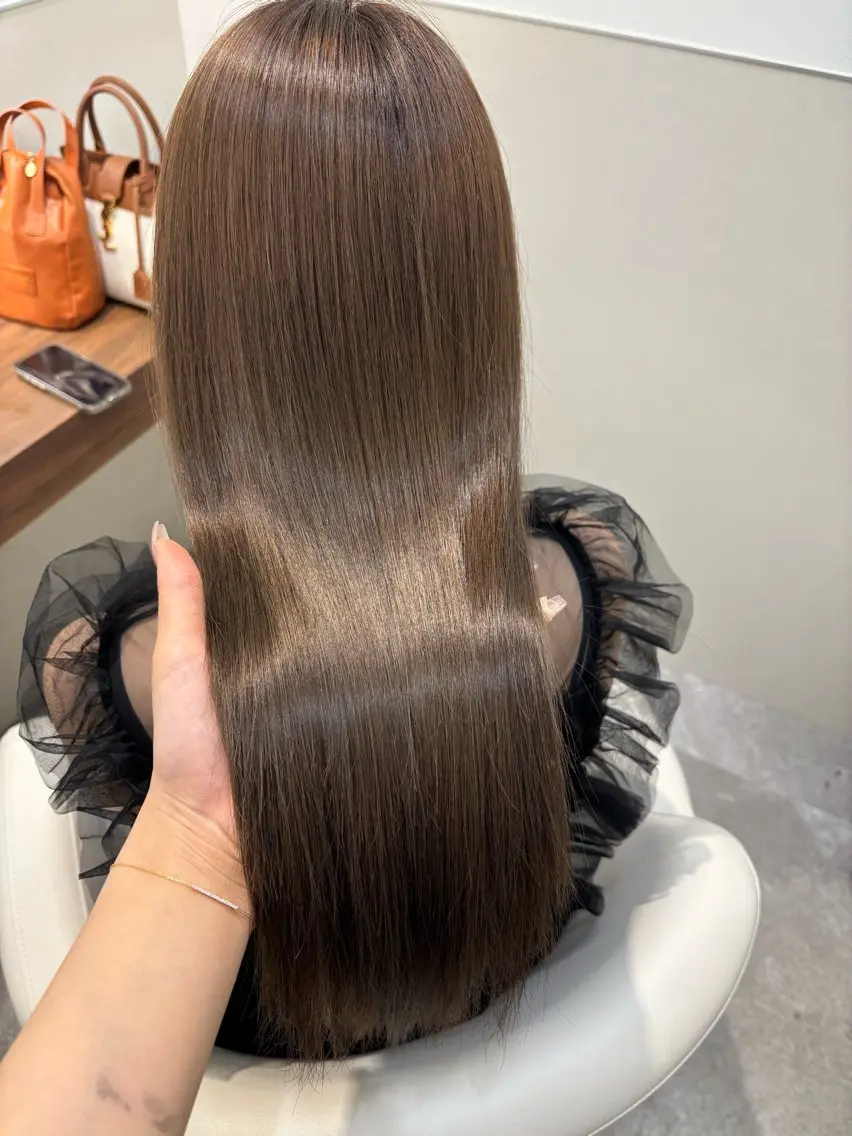 ロング カラー ベージュカラー SALOWIN / manaka 🪽のヘアスタイル