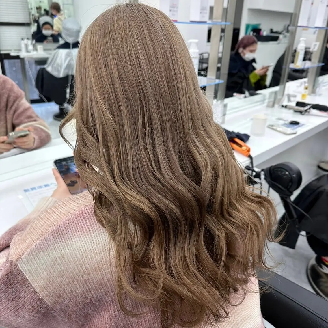 セミロング カラー ヘアアレンジ ヘアカラー トリートメント ヘッドスパ ヘアセット 【公式】DISCO銀 座🪩トレンド🪽のヘアスタイル
