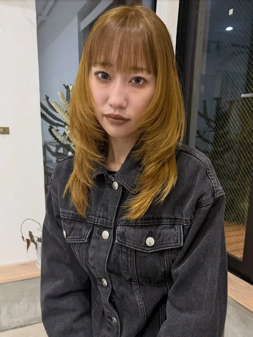ミディアム ヘアカラー イシイ モエカのヘアスタイル