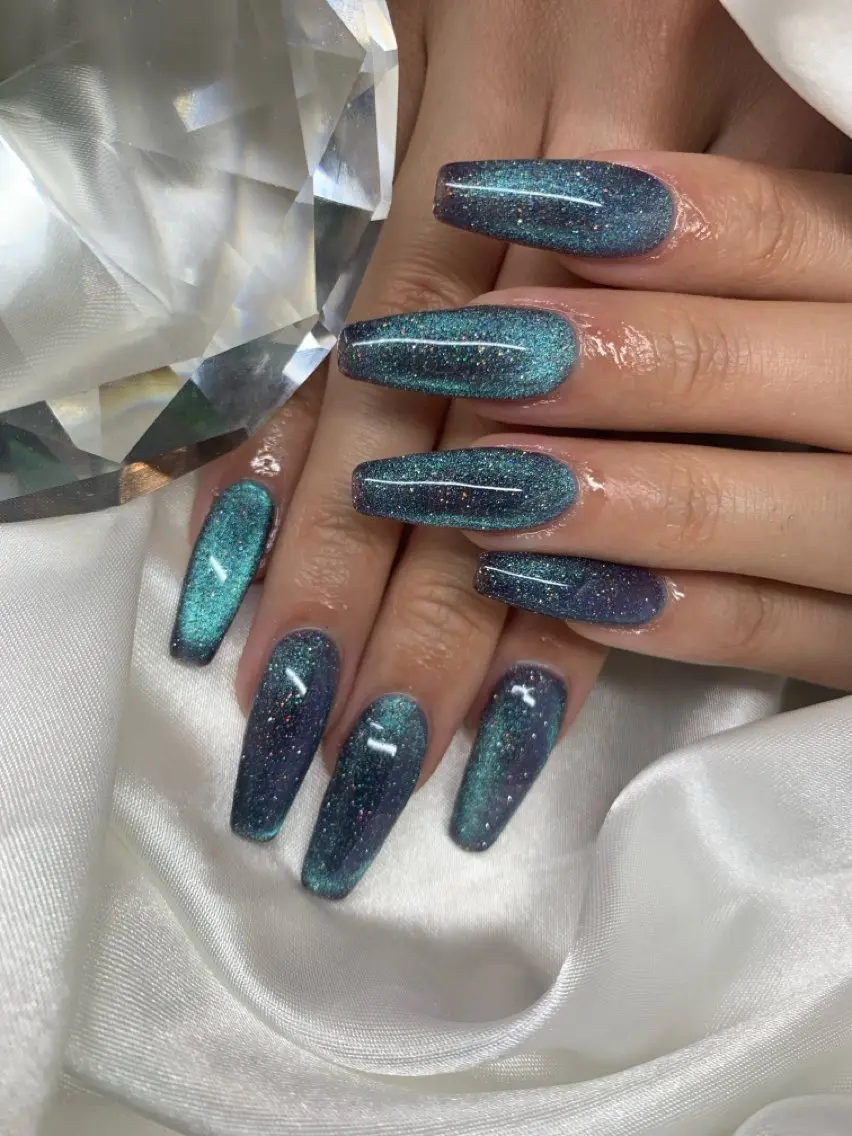 ネイル ブルー 成人式 ロングネイル マグネットネイル 赤色 ハンドネイル happiness nailのネイルデザイン