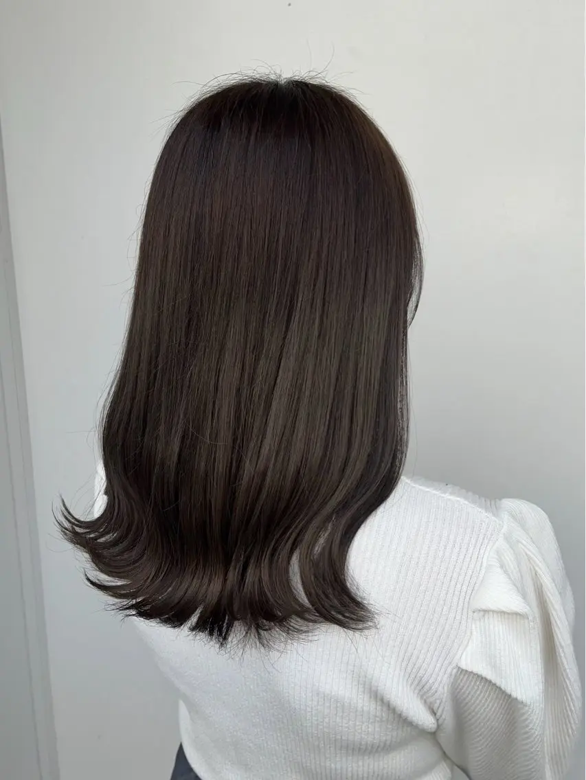 セミロング ヘアカラー 本長 里藍のヘアスタイル