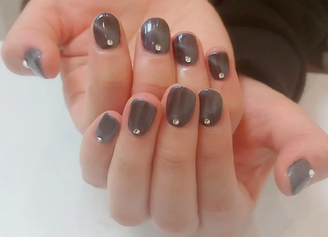 ネイル マグネットネイル 🍒当日もOK🍒 𝑳𝑼𝑵𝑨花井のネイルデザイン