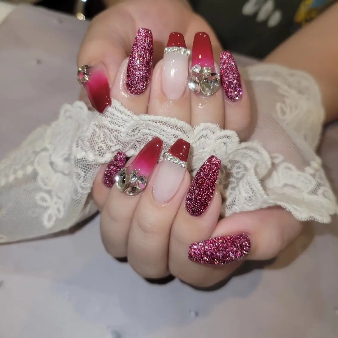ネイル ボルドー フラッシュネイル キラキラネイル 赤色 冬ネイル Nail salon Coco【溝の口駅】のネイルデザイン