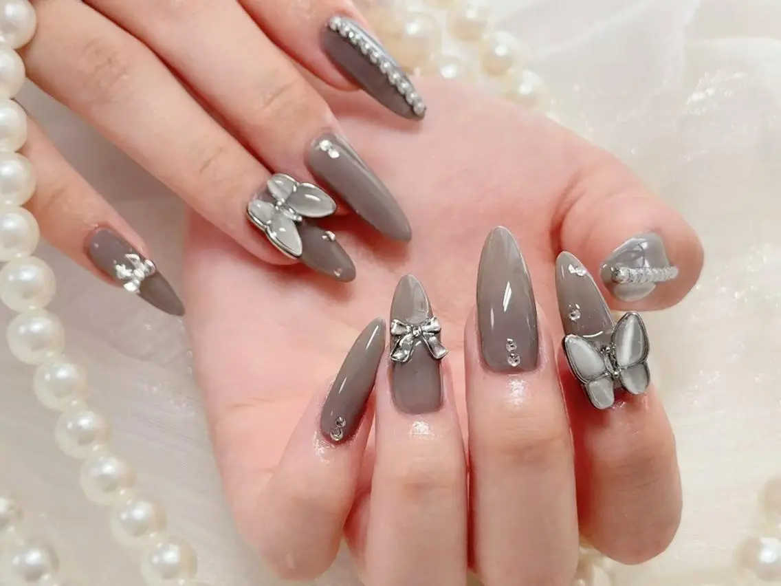 ネイル オーロラネイル 長さ出し フレンチネイル ガーリー キラキラネイル Lucky nail salonのネイルデザイン