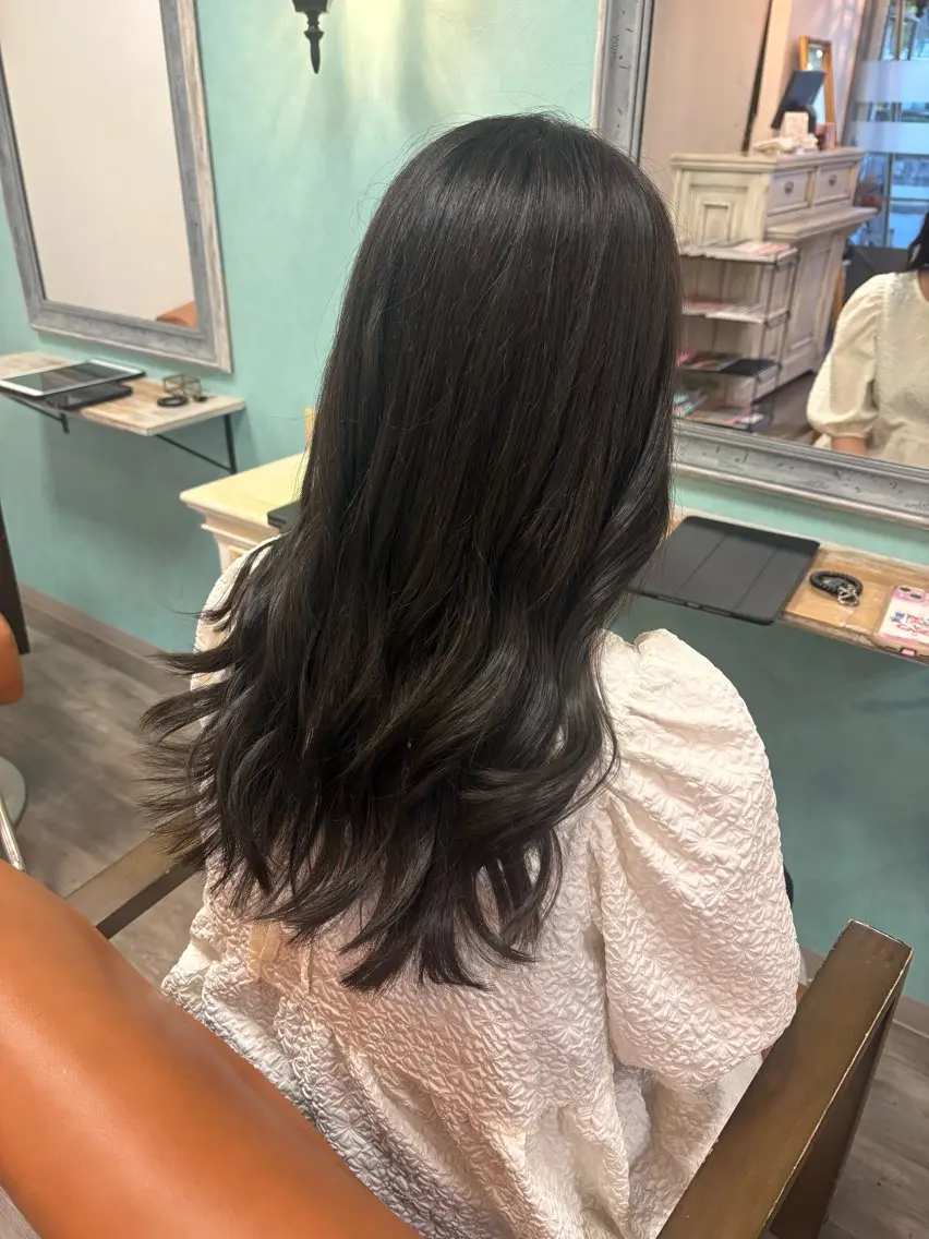 セミロング カラー 黒髪 ERII /伏見 カットモデル募集中!のヘアスタイル