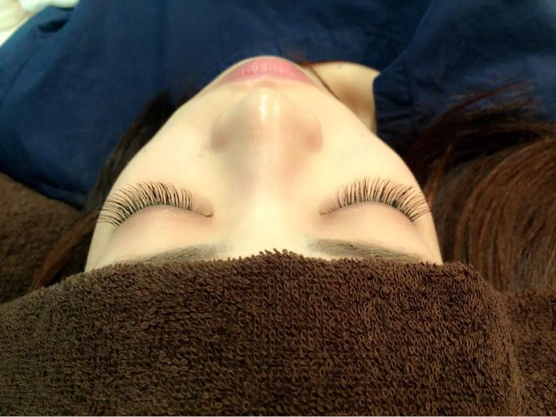 マツエク・マツパ 中村 眞歩のヘアスタイル