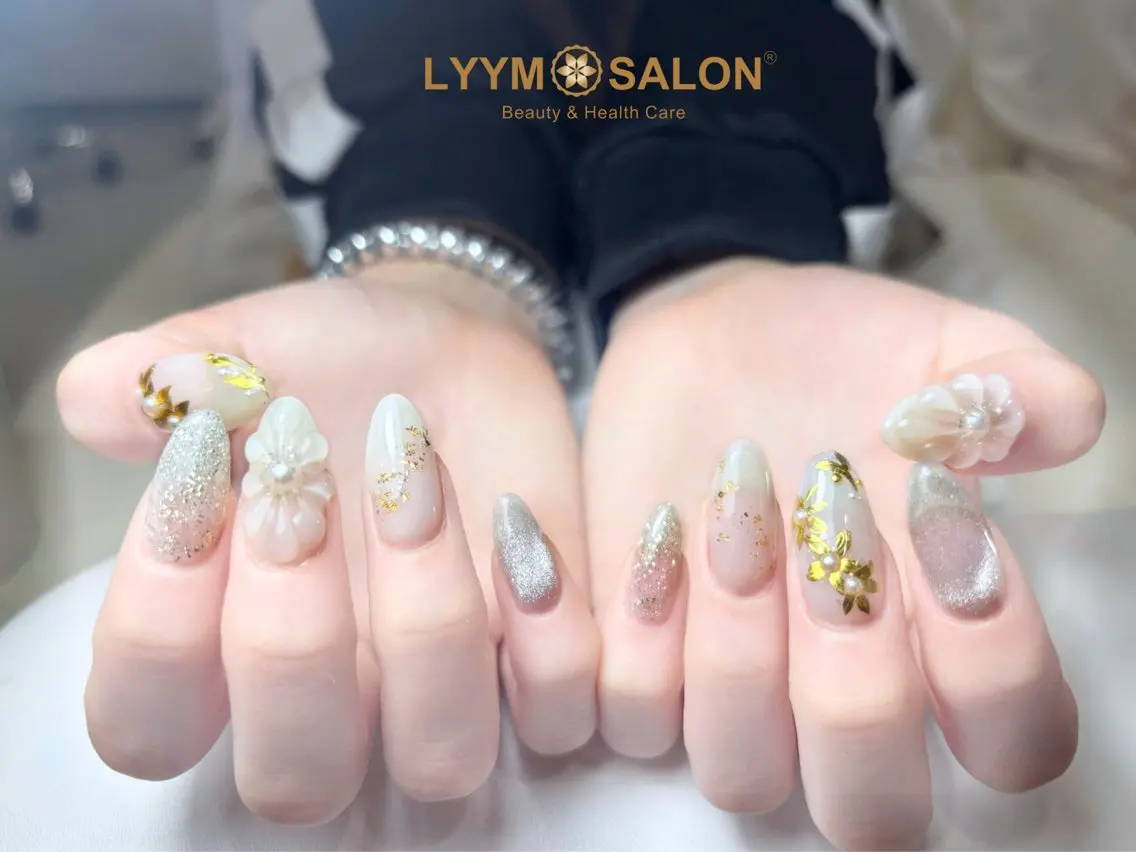ネイル フラワーネイル ニュアンスネイル ハンドネイル LYYM Salonのネイルデザイン