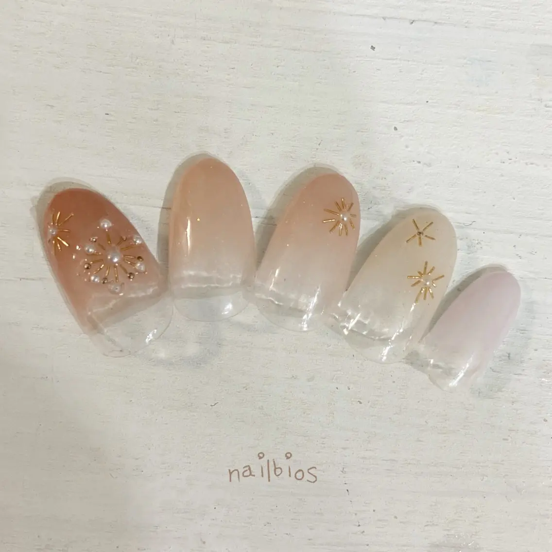 ネイル グラデーション nailbios .tomo.のネイルデザイン