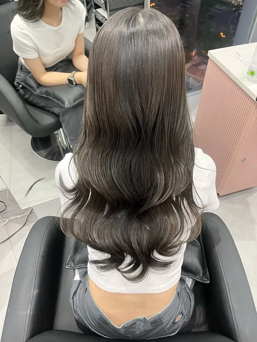 ロング カラー ヘアカラー The Ect 江坂Kurumiのヘアスタイル