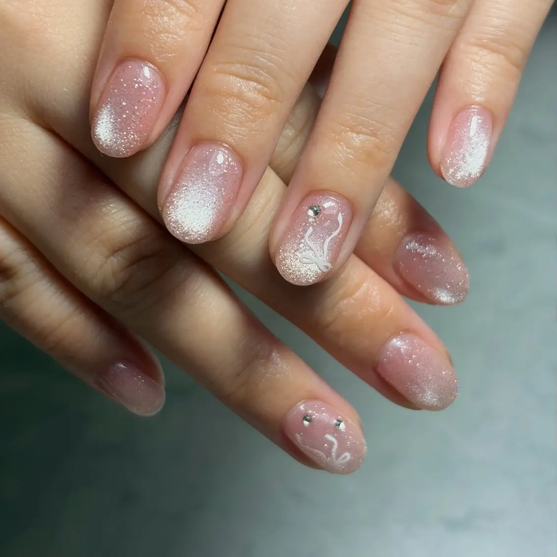ネイル フラッシュネイル フラッシュマグ WHITE NAIL 鳳店NARUMIのネイルデザイン