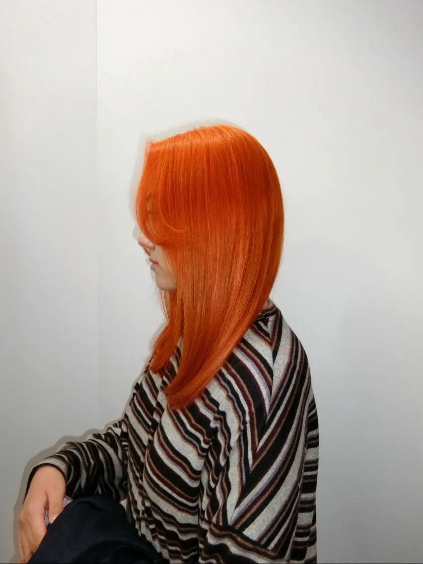 セミロング カラー カット ヘアカラー 🧤高明度ハイトーン 🧤莉音のヘアスタイル