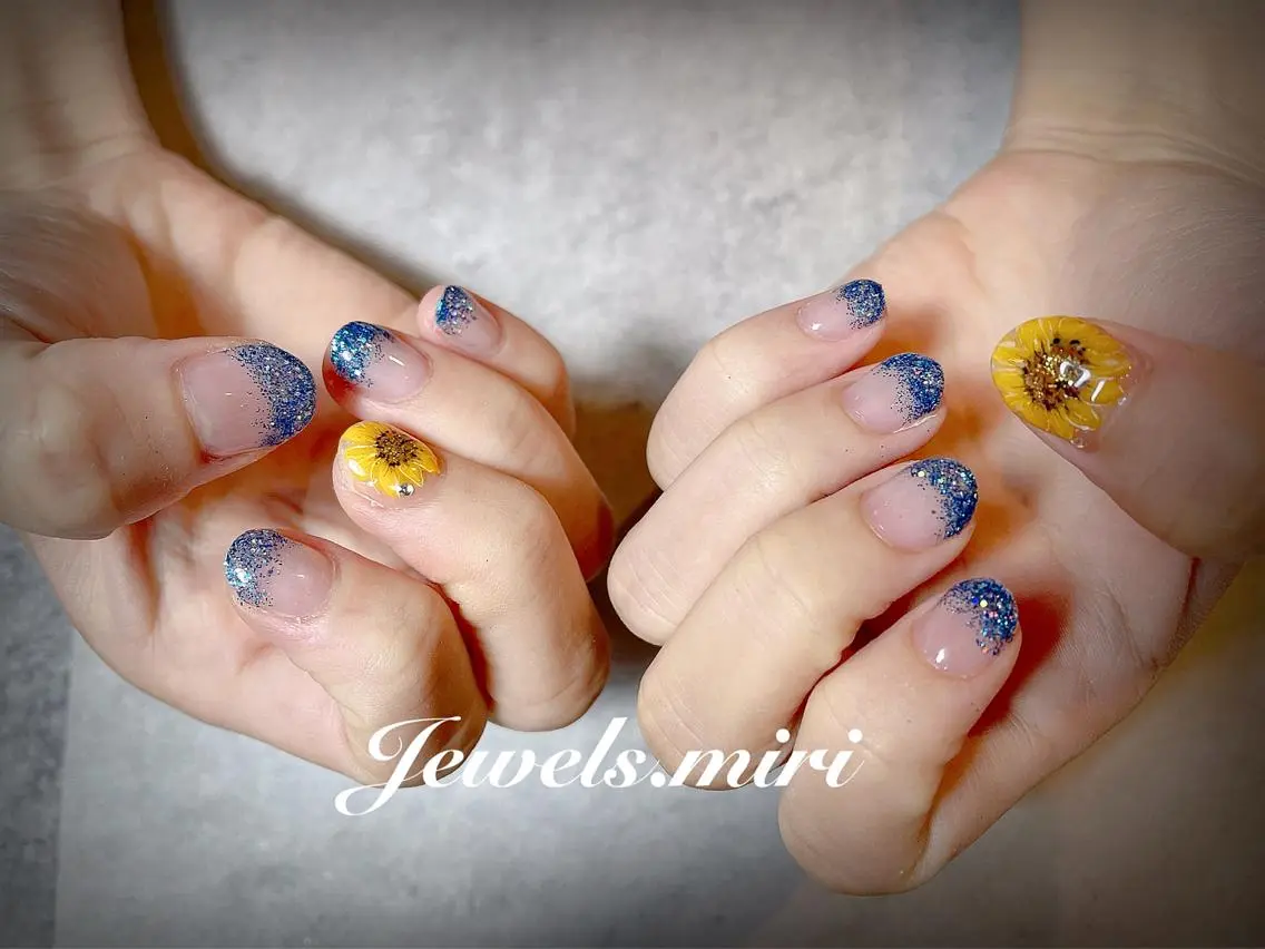 ネイル アートネイル ブルー ジェルネイル キラキラネイル マグネットネイル ネイルサロン Jewels Mのネイルデザイン