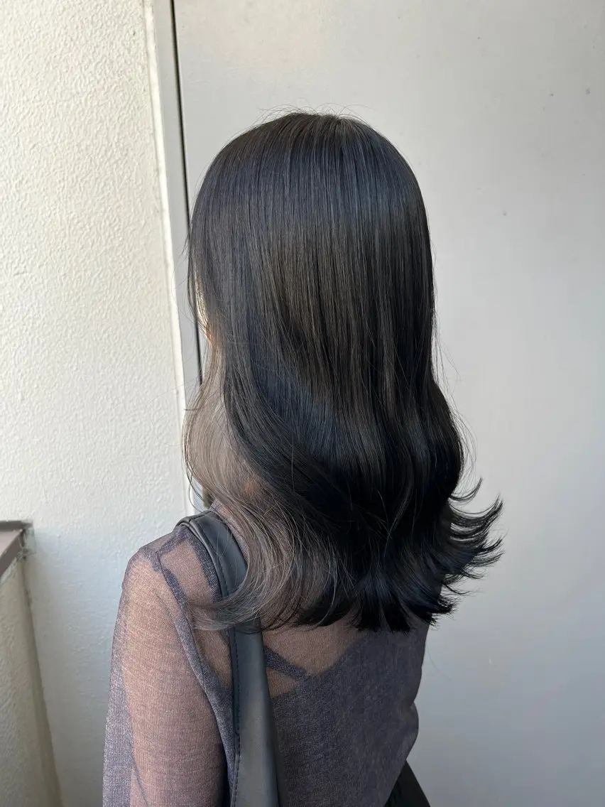 カラー ブリーチ デザインカラー インナーカラー ヘアカラー Mio 暗髪/髪質改善🖤のヘアスタイル