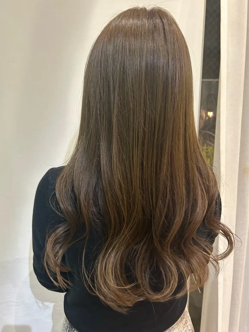 カラー ヘアカラー 市吉 杏奈のヘアスタイル