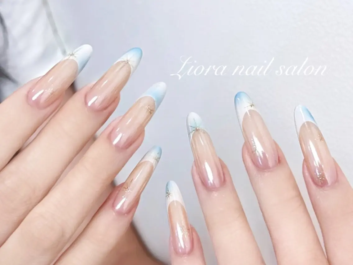 ネイル フレンチネイル ジェルネイル ガーリー グラデーション キラキラネイル ハンドネイル JUN Lioraネイルのネイルデザイン