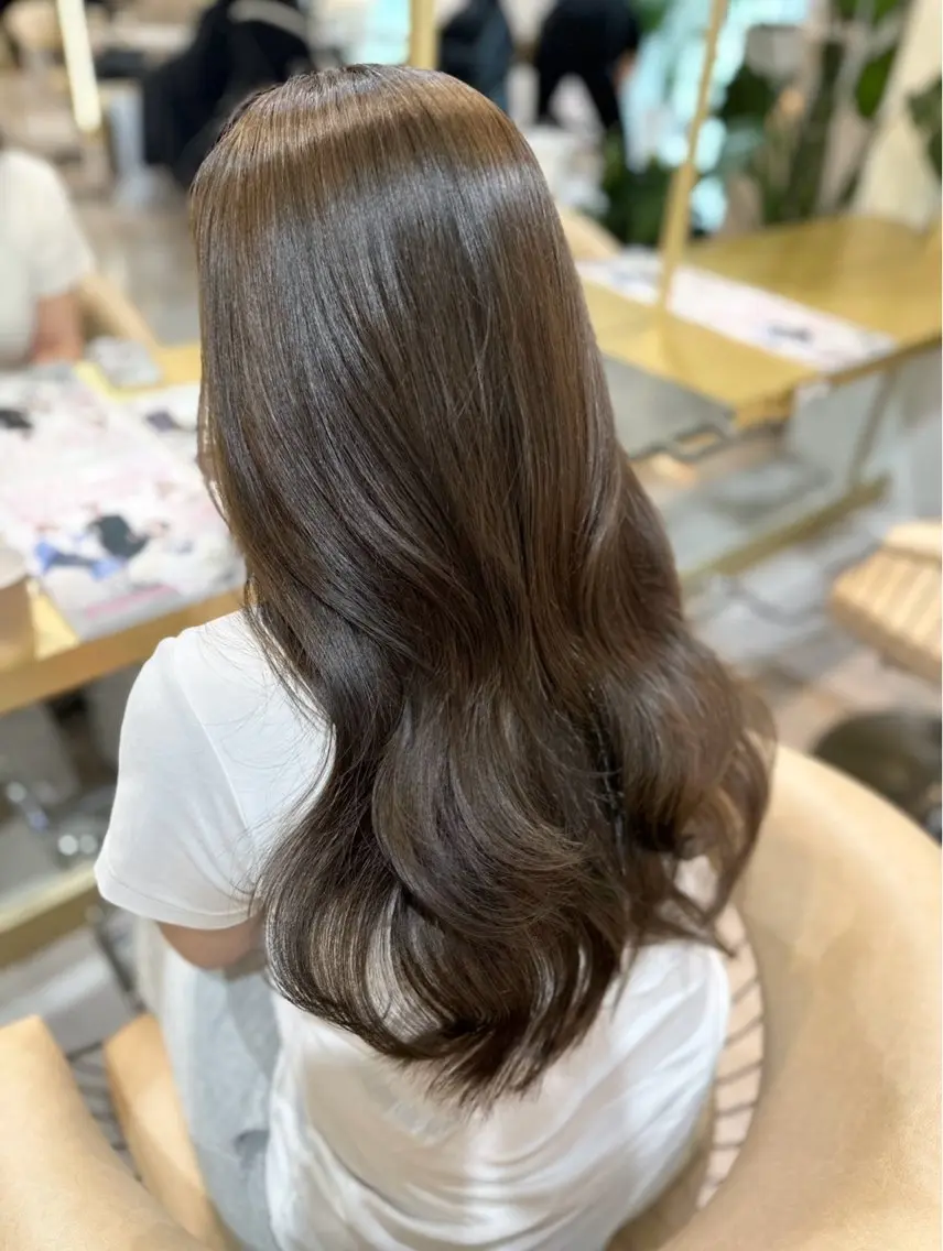 ロング カラー カット ヘアカラー トリートメント Akane レイヤー/艶カラーのヘアスタイル