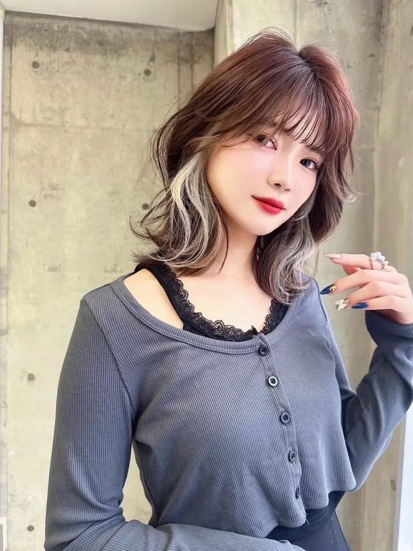 カラー ヘアカラー 新川 月菜のヘアスタイル