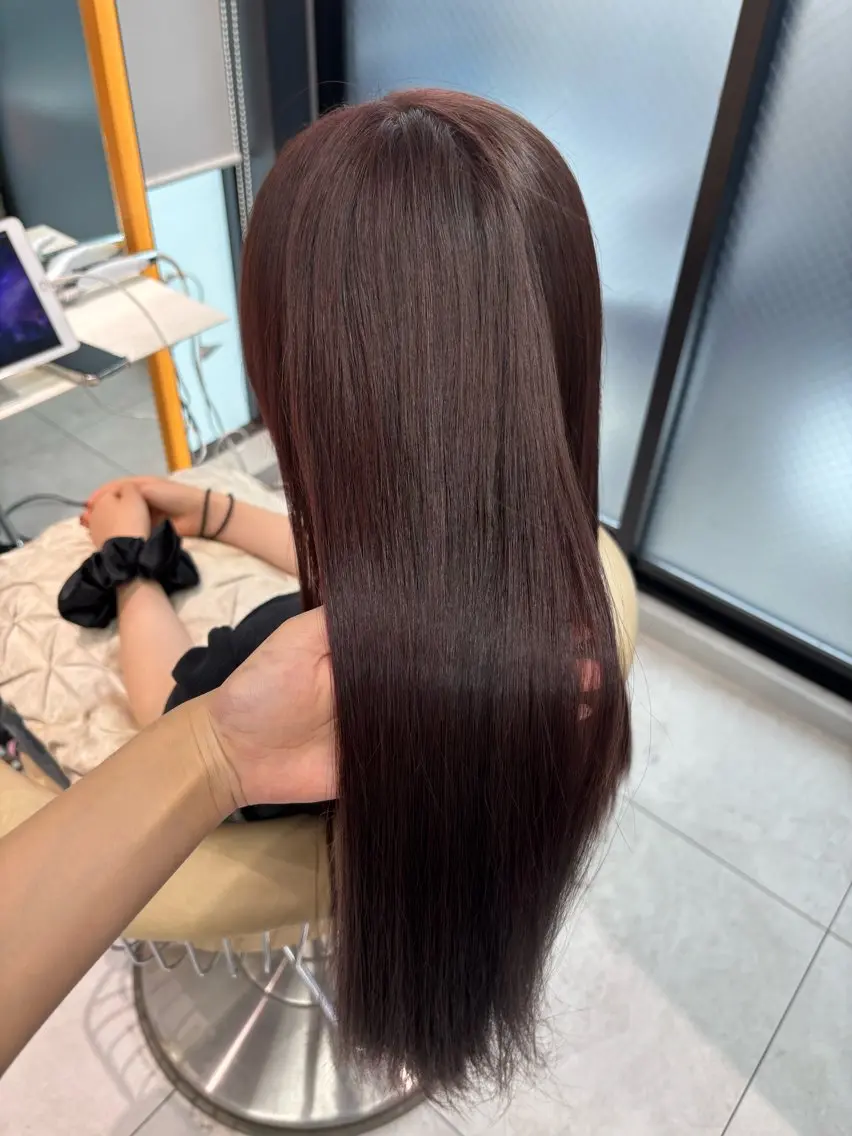 カラー あいり／艶髪 、透明感カラー🩶のヘアスタイル