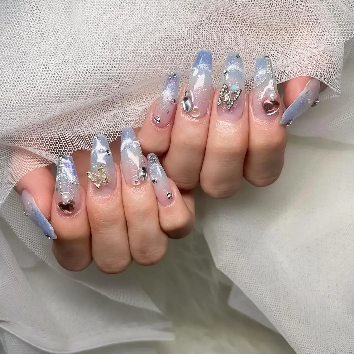 ロング カラー グラデーションカラー 韓国風ヘア ハンドネイル Bling Salonのネイルデザイン