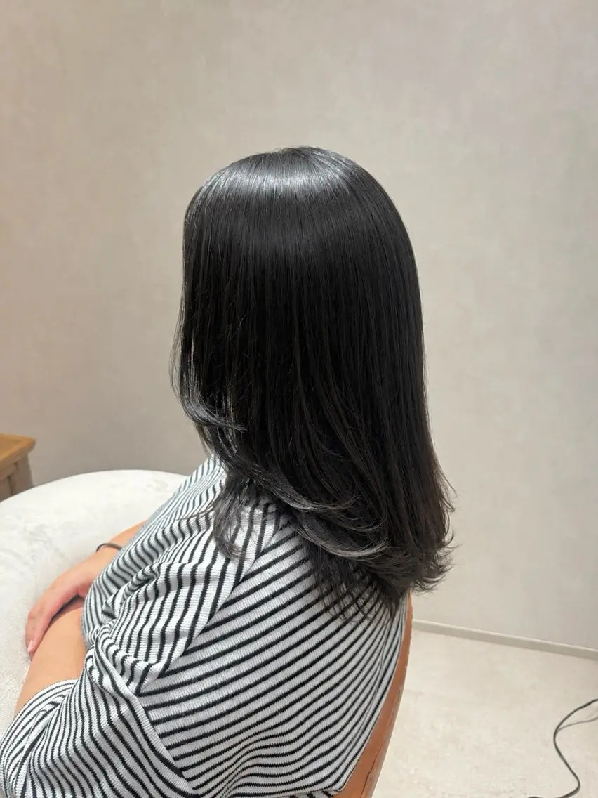 セミロング 顔まわりレイヤー 顔周りカット レイヤーカット カット 🌸 sakura 🍒のヘアスタイル