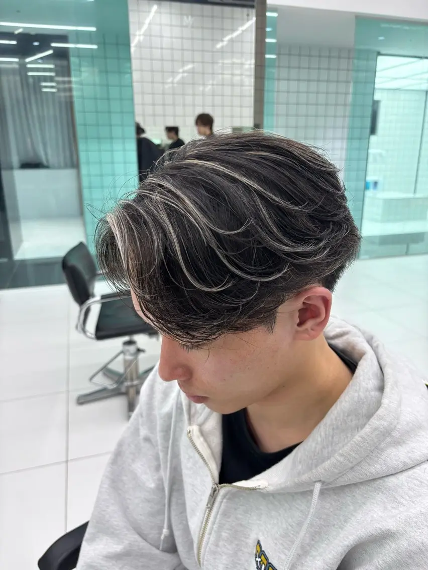 カラー メンズ ヘアカラー 高崎 堅心のヘアスタイル